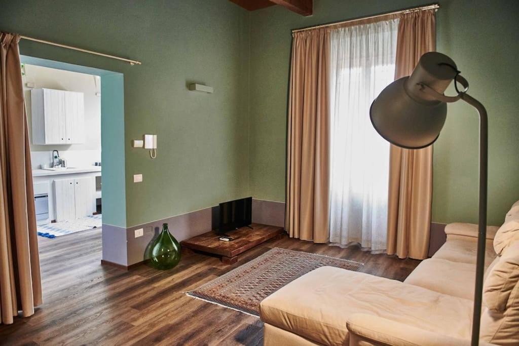 Apartamento Casa Asja: Cromatismo In Centro Storico Cesena Exterior foto